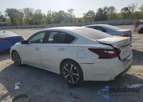 2017 Nissan Altima 2.5 из США, поврежденный, VIN 1N4AL3AP5HC148315